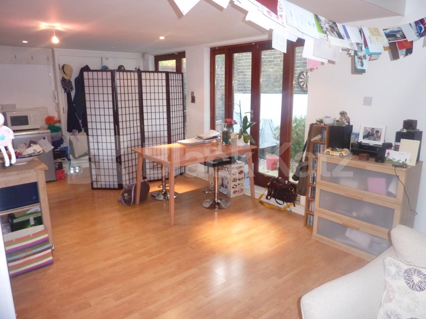 			STUNNING ONE BED!, 1 Bedroom, 1 bath, 1 reception Flat			 Highgate Road, KENTISH TOWN